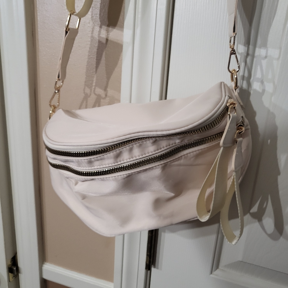 BNWT Emmafy Go Free Crossbody Bag - Beige